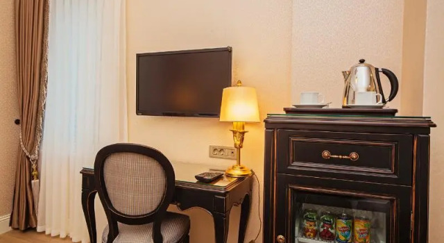 Meroddi La Porta Hotel