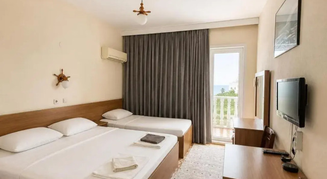 Hotel Pension Schonberg, Rezerwuj Hotel Hotele w Side Coast z basenem, Basen