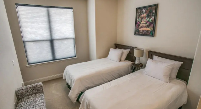Stylish 3 bedroom Town Home at shops at