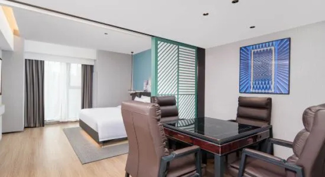 Люкс Superior Country lnn & Suites by Radisson，Wuhan High-Speed Rail Station Hotel