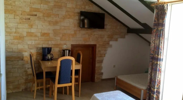 Apartments 30m from the beach, Забронировать Апартаменты/квартира Отели Приморско-Горанской жупания с парковкой, Парковка
