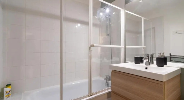 Lille Centre - Nice cozy and functional studio, Забронировать Отель Отели Лилля с парковкой, рядом с Chambre de Commerce, Парковка