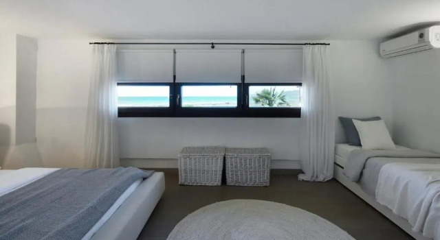 Вилла рядом с пляжем Soleado Beachfront Villa