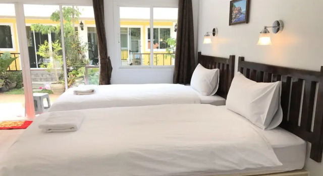 Baan Chang Residence