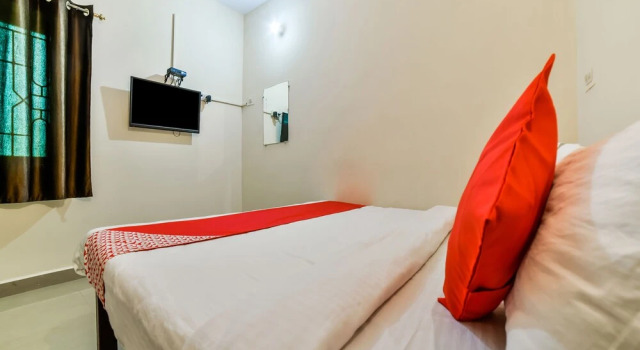OYO 26605 Bharat Guest House