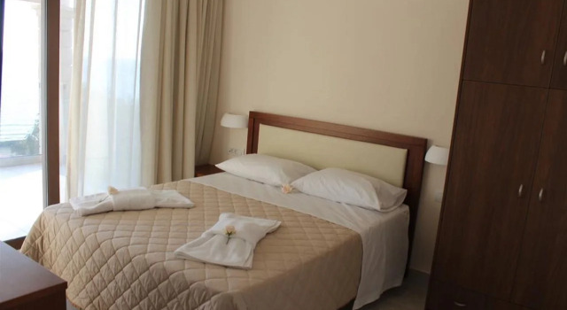 Lido Paradise Apartments
