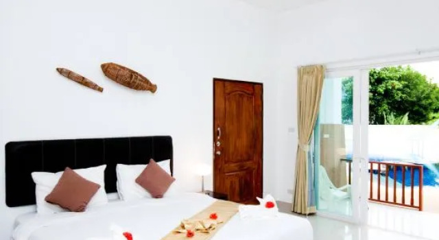 Студия Nadivana Serviced Apartments