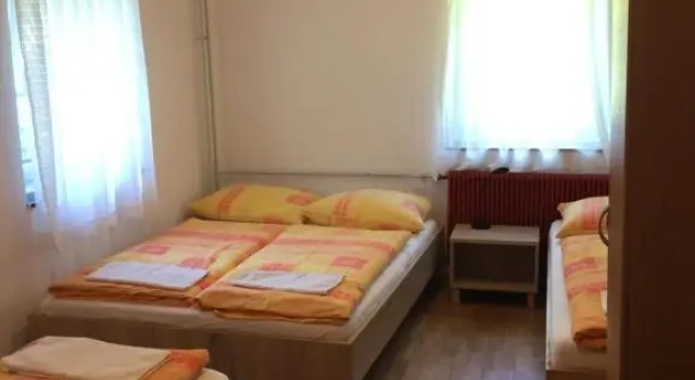 Четырёхместный номер Standard Youth Hostel Nika