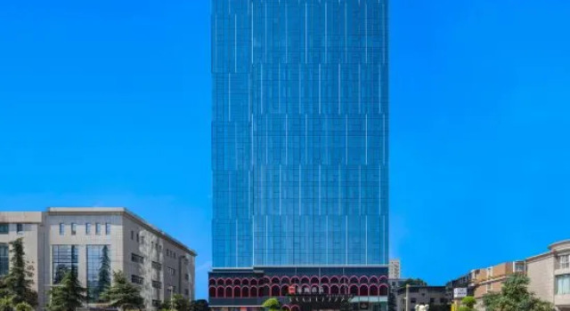 Radisson RED Xi'an High-tech Zone, Rezerwuj Hotel Hotele w Yanta z basenem, Basen