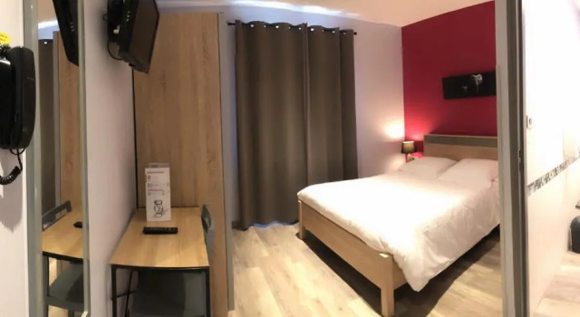 Номер Superior Hotel de lAbbaye à Cluny