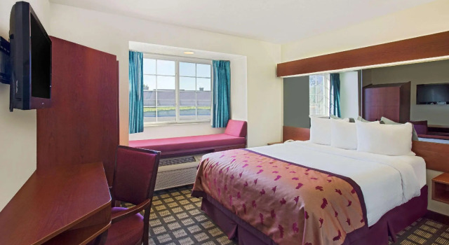 Двухместный номер Standard Microtel Inn & Suites by Wyndham Holland