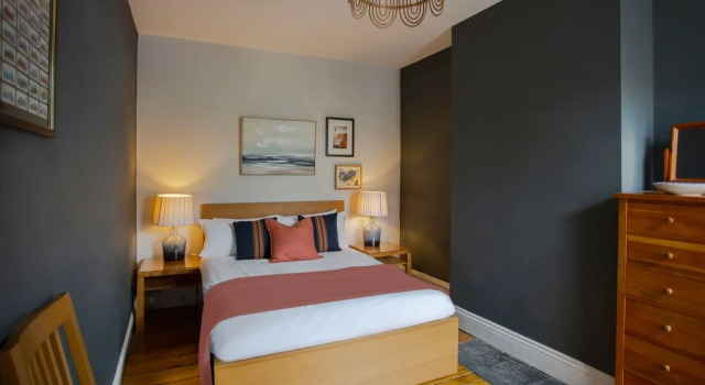 Sleek & Stylish Bristol Getaway With Garden