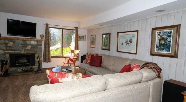 Discovery 4 #113 - 1 Br Condo