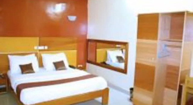 Les Hotels Eulis, Prenota Hotel Yopougon 