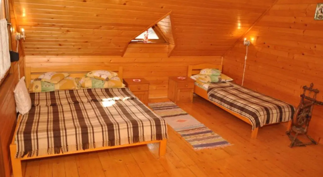 Nagy Lak II., Varaa Hotelli Izvoare 