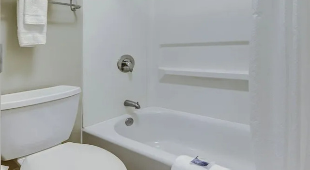 Двухместный номер Standard University Inn Durham next to Duke University Medical Center