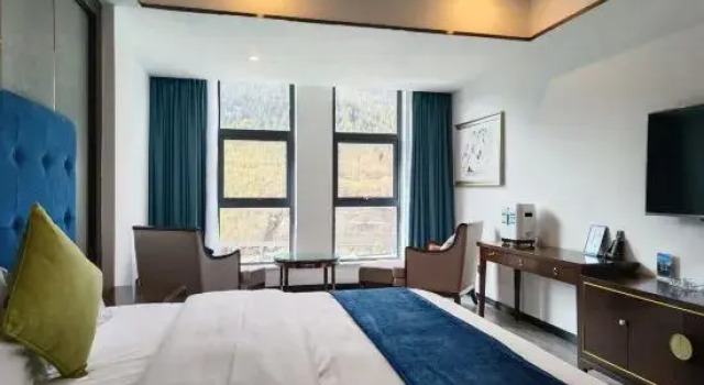 Люкс Edelweiss Hotel