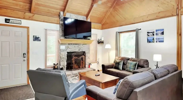 Almost Bearadise by Taylor Made Deep Creek, Buchen Sie Ferienhaus Hotels in Maryland mit Parkplatz, Parkplätze