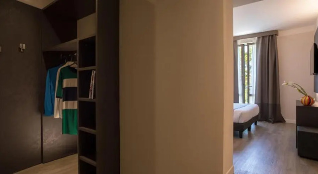 Полулюкс Hotel Benaco