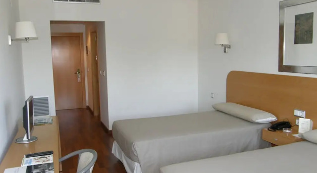 Трёхместный номер Standard Hotel Universidad