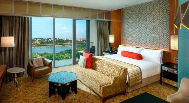 Двухместный номер Exclusive Towers с балконом и с видом на город ITC Kohenur, a Luxury Collection Hotel, Hyderabad