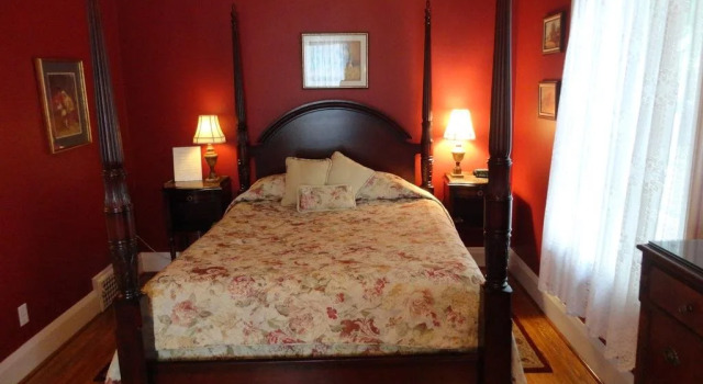 Buckingham House Bed & Breakfast