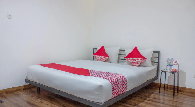 OYO 366 Thamadhiro Residence