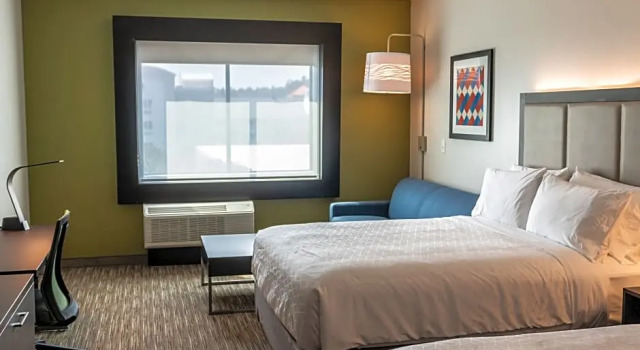 Четырёхместный люкс Holiday Inn Express and Suites Birmingham - Homewood