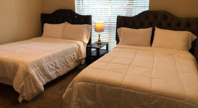 Апартаменты с балконом Resort Style Apt/Home in Houston Medical Centre