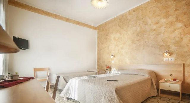 Четырёхместный номер Standard Hotel Royal