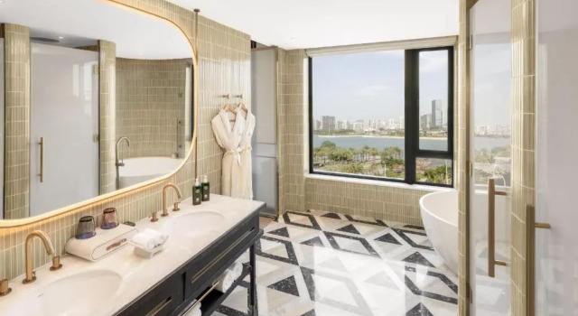 Двухместный номер Premium с видом на озеро Hotel Indigo Xiamen Haicang by IHG