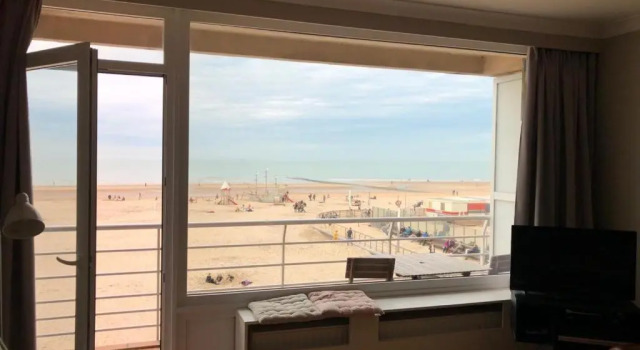 SEAVIEW Apartment 6p - OOSTENDE - Type SPA - 1-family bedroom-apartment - Spacious apartment with direct seaview - beachfront, Забронировать Апартаменты/квартира Апартаменты Остенде, рядом с Wellington Track, Апартаменты/квартира