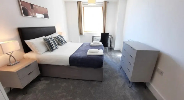 Апартаменты Comfort с 2 комнатами с балконом и с видом на город Cubo Canary Wharf