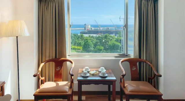 Четырёхместный номер Standard с видом на море Ola Hotel