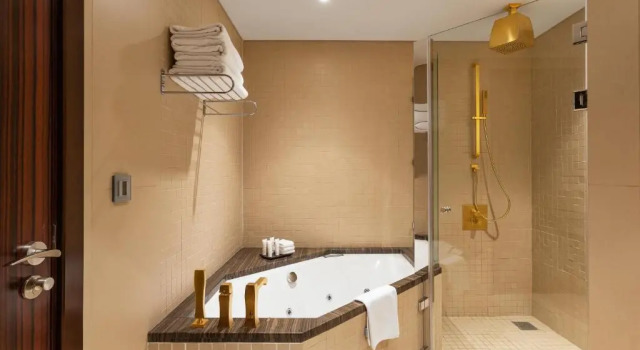 Люкс Royal Crowne Plaza Riyadh - RDC Hotel & Convention by IHG