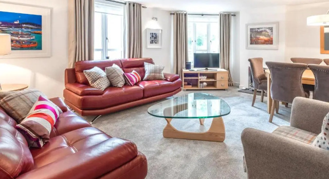 Апартаменты The Malt Kiln Apartment Edinburgh Old Town 3 Bedroom Parking previously McDonald Residence