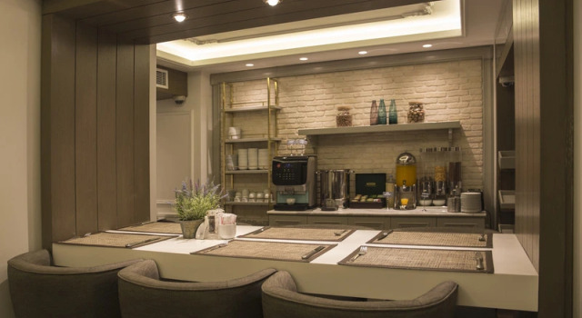 Mina Hotel