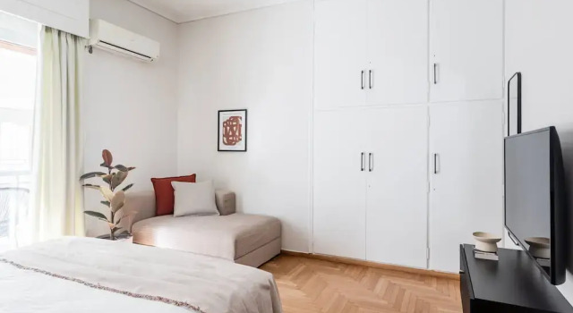 Petite 1BR Apartment in Exarchia
