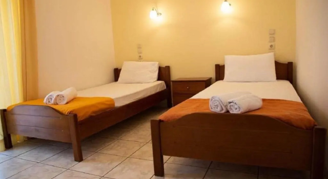 Четырёхместный номер Standard Iraklis Hotel