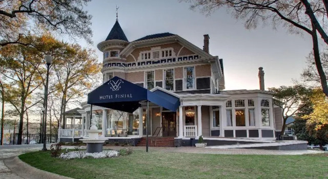 Четырёхместный люкс Hotel Finial BW Premier Collection Oxford - Anniston