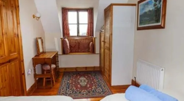 Blaendyffryn Fach, Rezervați Hotel Pencader Glamorgan
