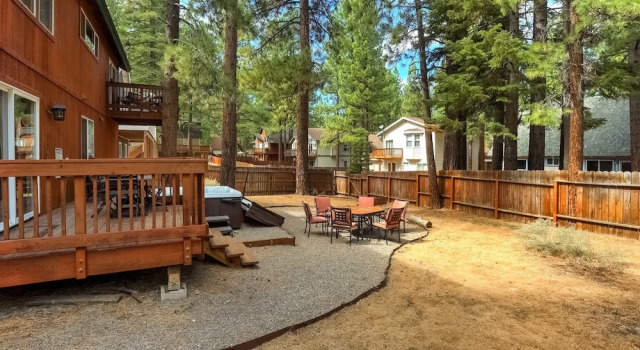 Коттедж Montgomery Estates Bliss - Hot Tub, Pets, Family Fun!