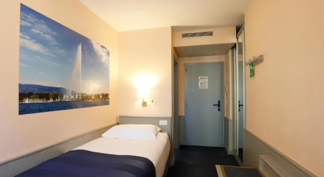 Одноместный номер Standard Hotel Montbrillant