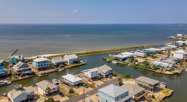 Коттедж Bridgeview Cottage - 2228 Mallard 3 Bedroom Home by RedAwning