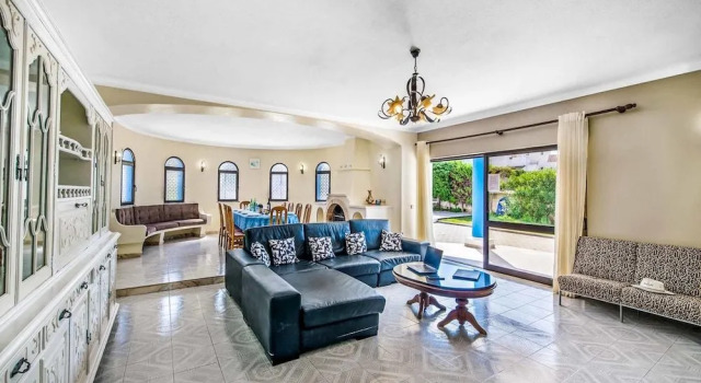 Villa Natal, Забронировать Вилла Албуфейра Барловенто, рядом с Пляж Эваристо