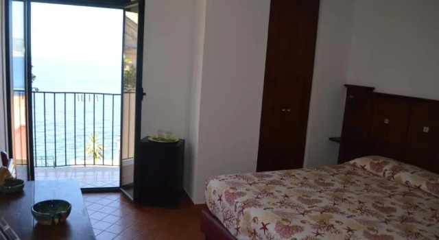 Camera doppia Standard con balcone e con vista mare La Locandiera affittacamere