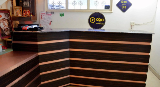 OYO 2027 IVY Stays, Забронировать Отель Отели Гомти Нагара с парковкой, Парковка