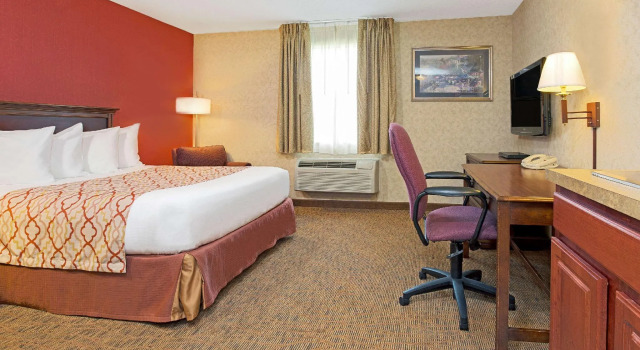 Двухместный люкс Hawthorn Extended Stay by Wyndham Cincinnati/Sharonville