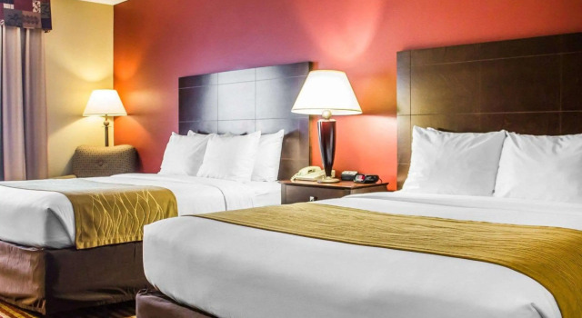 Comfort Inn & Suites, Забронировать Отель Дейвилль штат Коннектикут