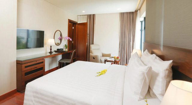 Семейный люкс Orchids Saigon Hotel